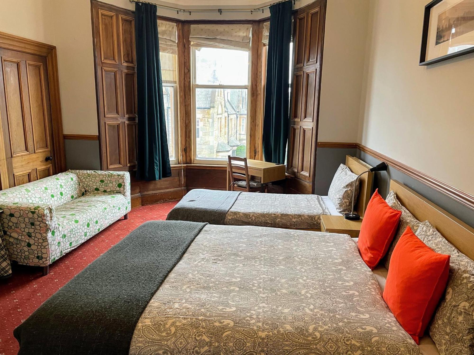Airdenair Guest House Единбург Екстериор снимка