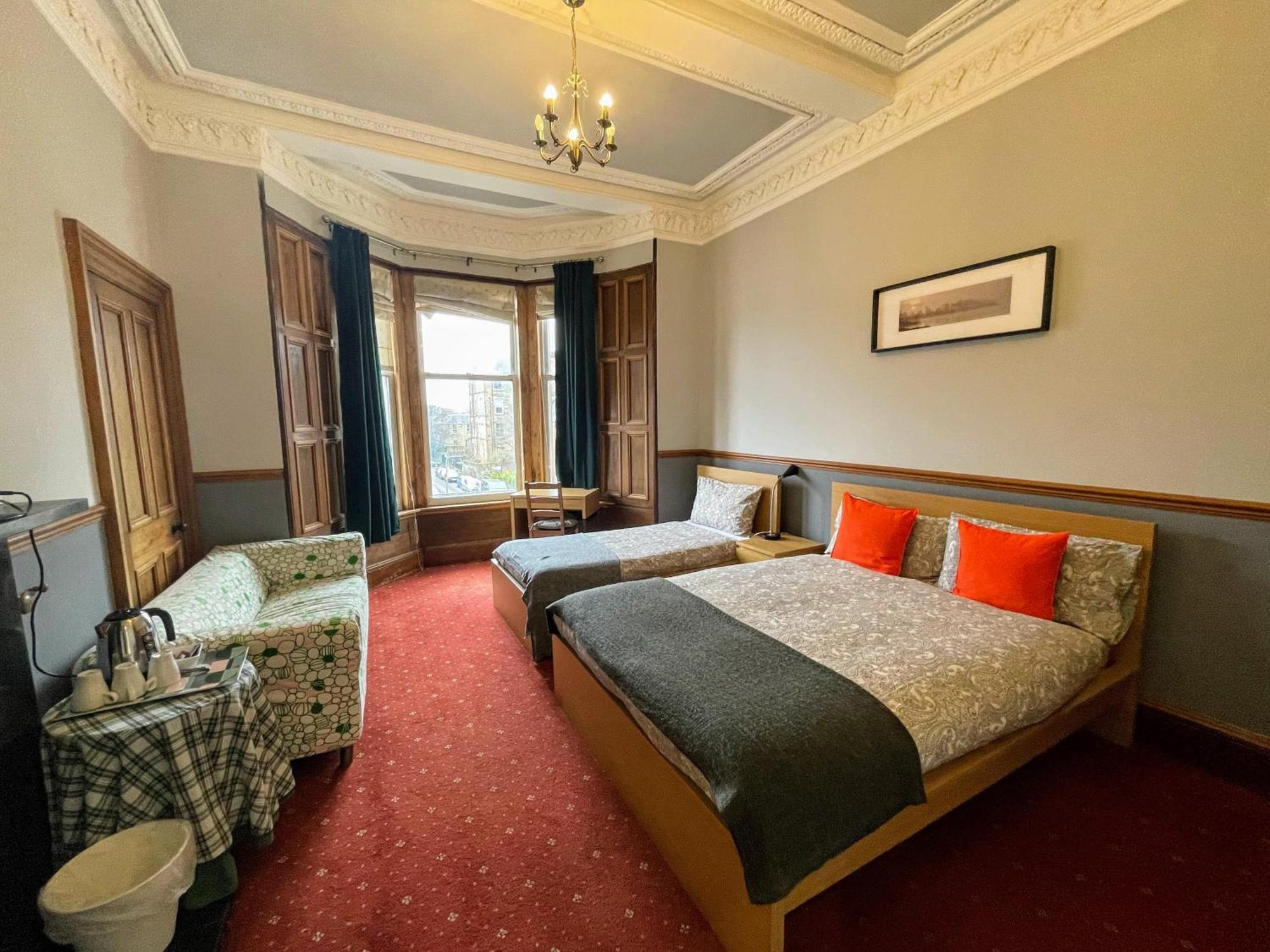 Airdenair Guest House Единбург Екстериор снимка