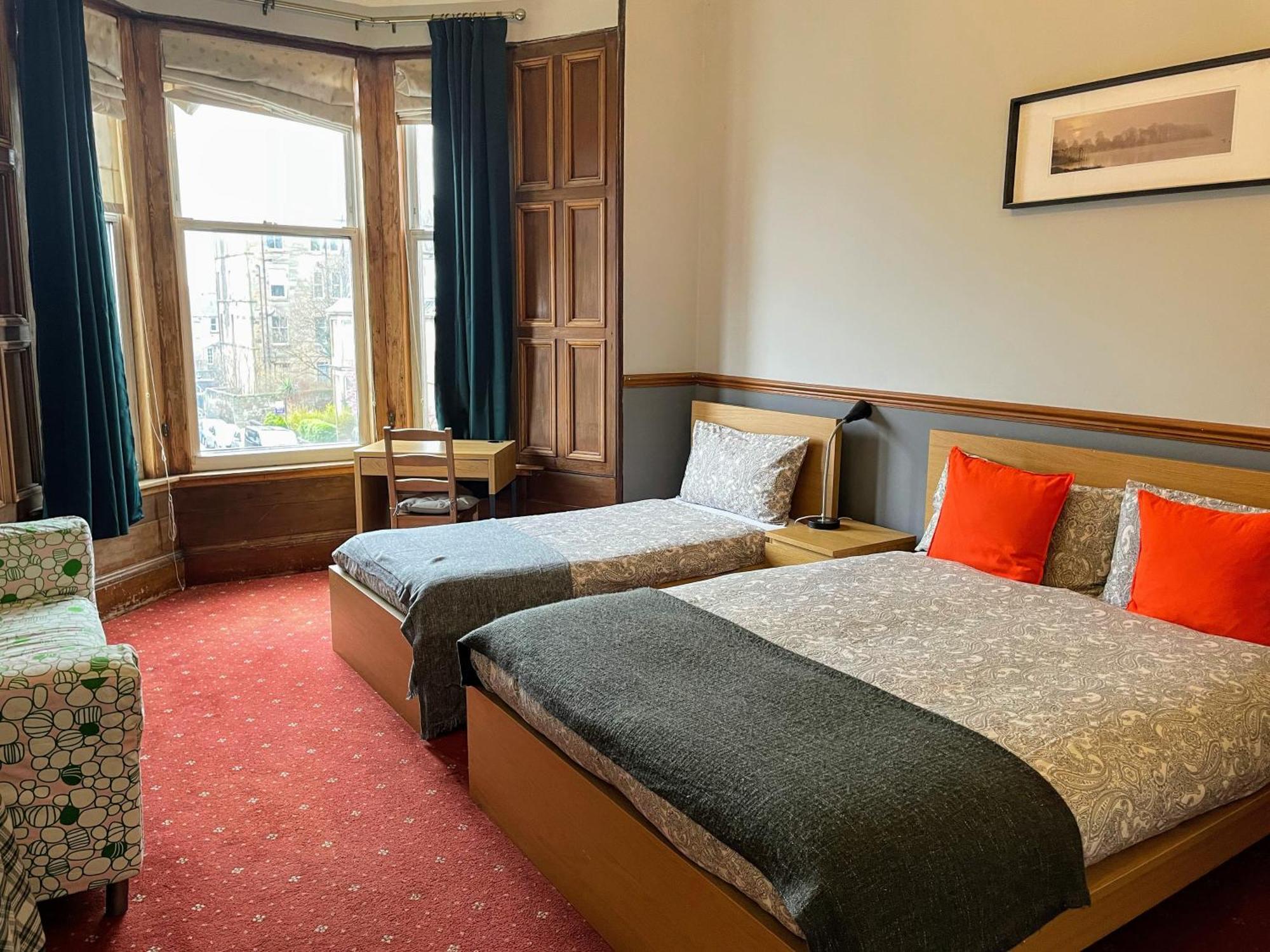Airdenair Guest House Единбург Екстериор снимка